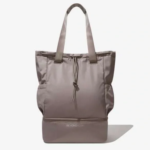 Beyond Yoga Gym Bag - Black Convertible Tote or Backpack w/ Shoe Compartment NWT - Picture 10 of 13